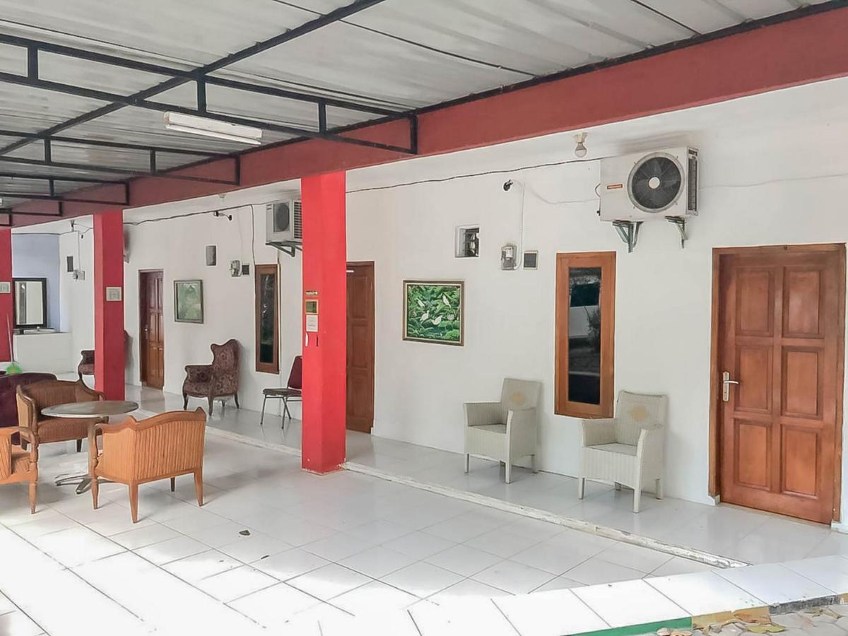 Rumah Panggung Guest House Syariah Mitra Reddoorz Cirebon Extérieur photo